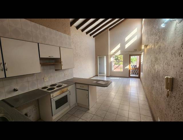 2 BEDROOM TOWNHOUSE FOR SALE IN NEW REDRUTH